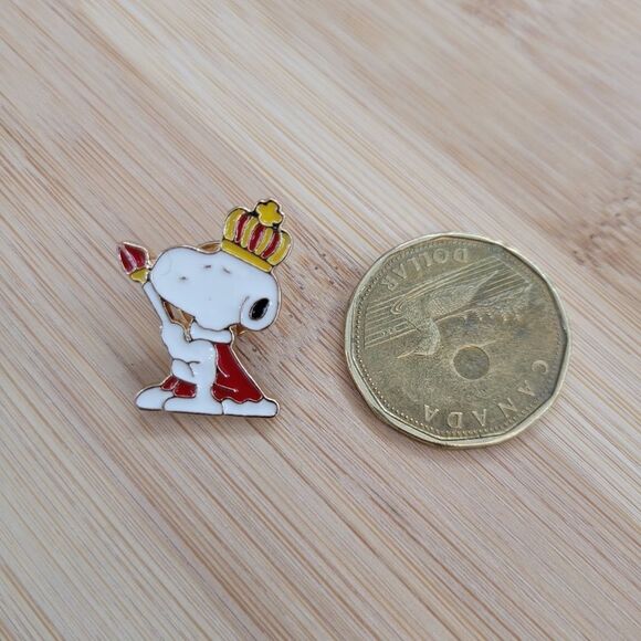 2/$20 Brand New Snoopy King Pin Brooch - Picture 3 of 3